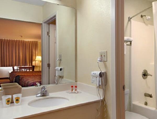 Motel Super 8 By Wyndham Breaux Bridge Habitación foto